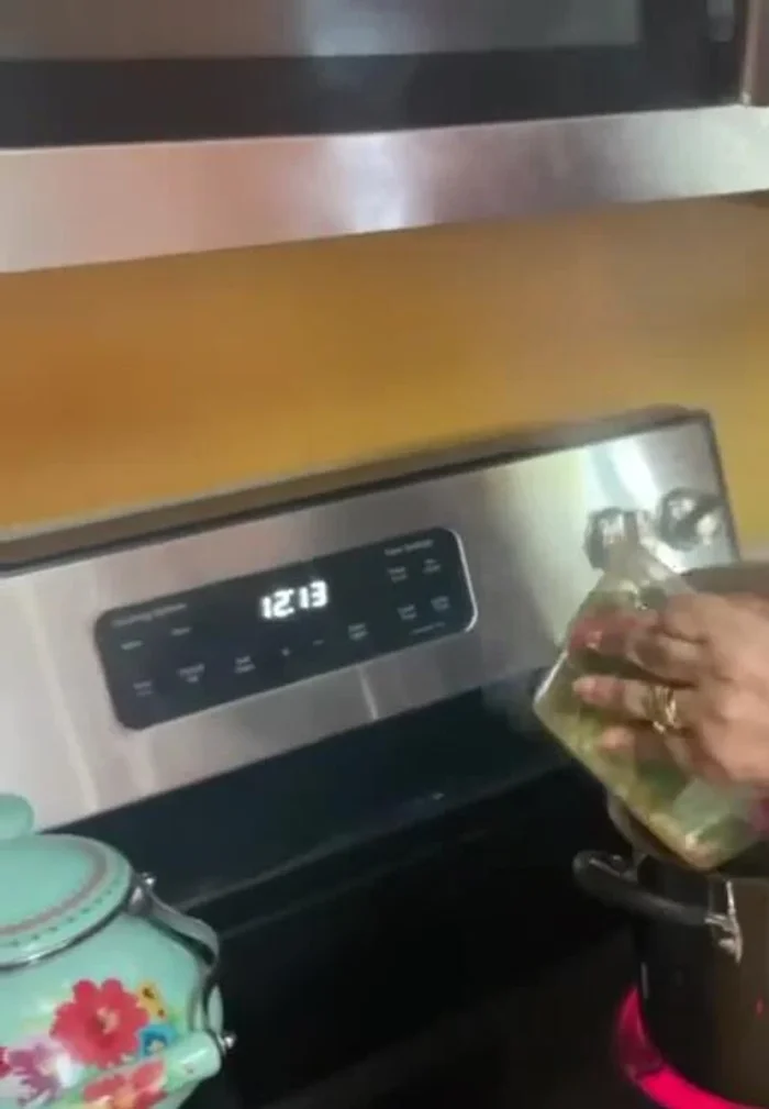 Push the ingredients down gently. Do not stir until cooked.