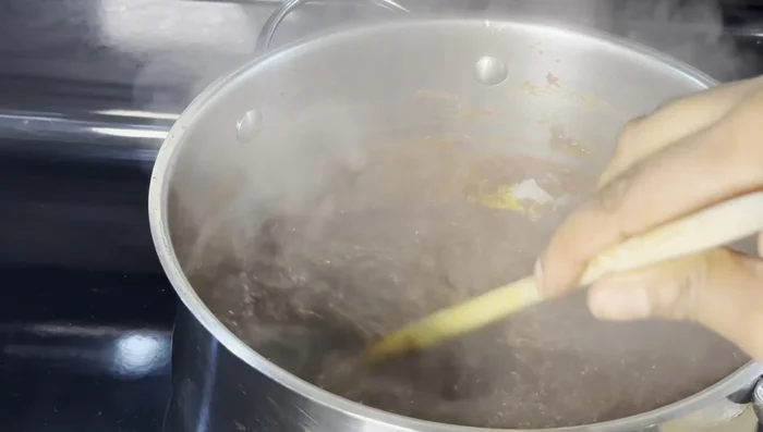 Combine the duba wet and mango soup together. Add salt to taste.