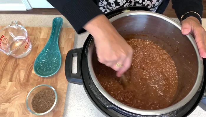 Because of the large amount of onions, the recipe may need to be cooked in stages and on low heat to prevent burning.