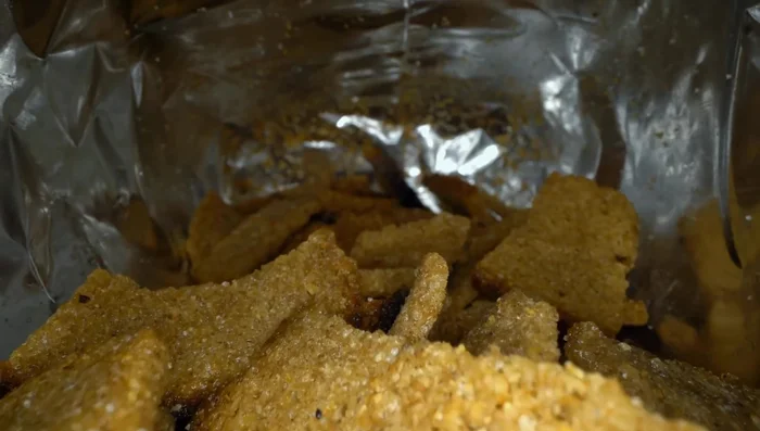 Add croutons for extra texture (optional).